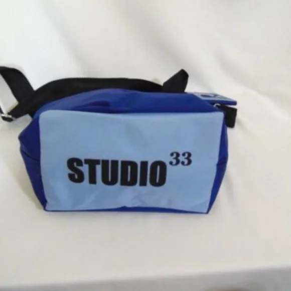 Studio 33 Small Navy/Light Blue Nylon Tote - Picture 3 of 8